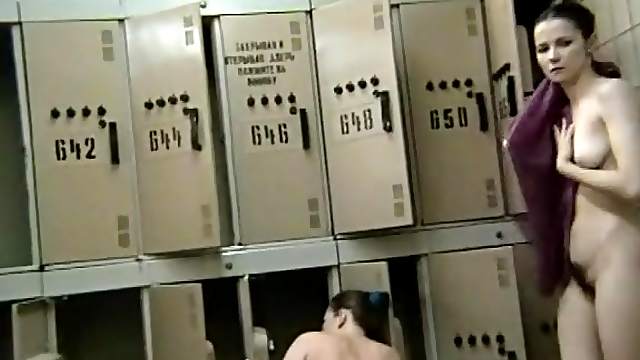 Hidden cam in the girls dressing room - XBabe video